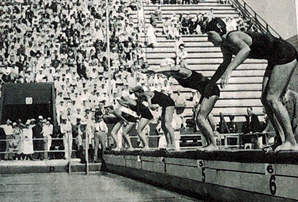 131. Zwemmen – 100 M. vrije slag dames. Het nummer waarin onze zwemster Willi den Ouden …