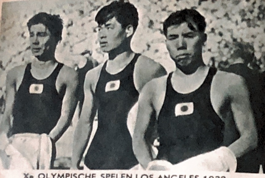 157. Zwemmen – 100 M. rugslag. Een volkomen Japansche overwinning.